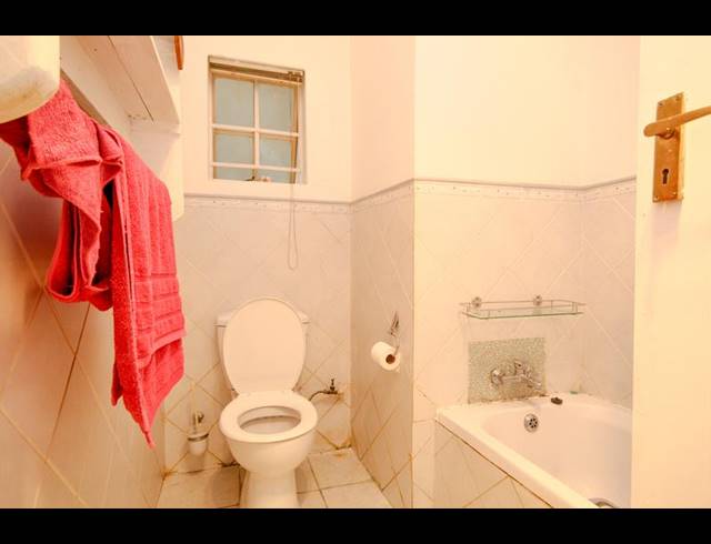4 BEDROOM HOUSE FOR SALE IN ROOIHUISKRAAL